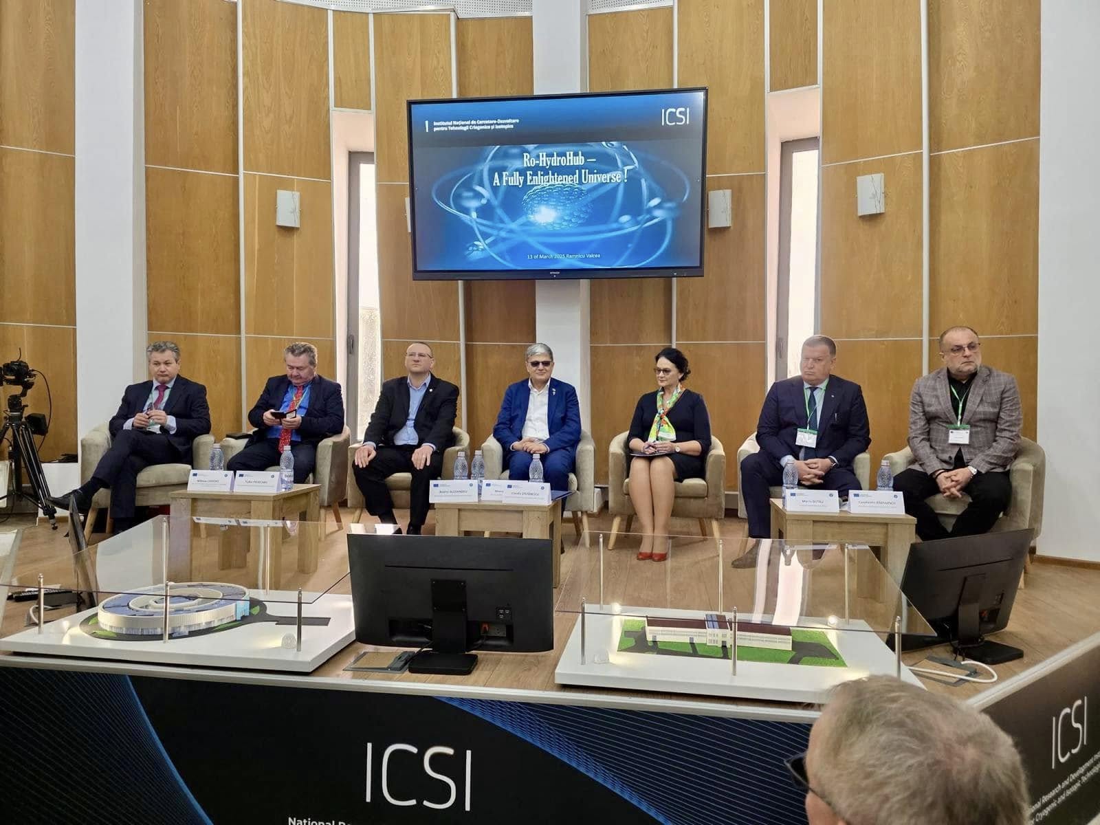 Astăzi, 13 martie 2025, Președintele Autorității Naționale pentru Cercetare, Andrei Alexandru, însoțit de Vicepreședintele Tudor Prisecaru și alte înalte oficialități, a participat la Rm. Vâlcea la lansarea proiectului Ro-HydroHub
